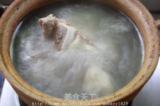 大骨头酸菜汤的做法步骤：5