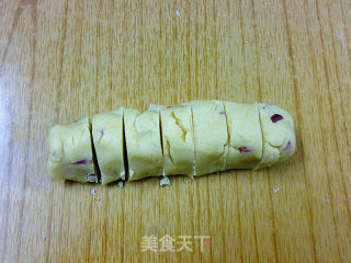 玫瑰蛋黄曲奇的做法步骤：8