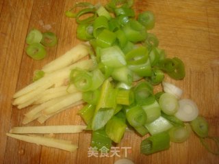 土豆炖小排的做法步骤：3