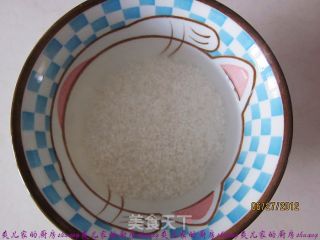 自制宝宝辅食——基础米粉的做法步骤：1