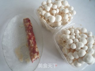 腊肠白玉菇的做法步骤：1