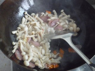 腊肠白玉菇的做法步骤：6