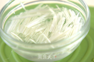 日式炸鸡块的做法步骤：1