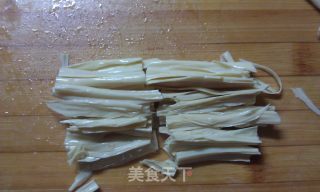 芹菜拌腐竹的做法步骤：5