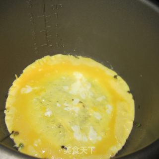 电压锅煎蛋皮-----不沾锅的做法步骤：3
