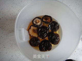 培根双菇饭的做法步骤：3