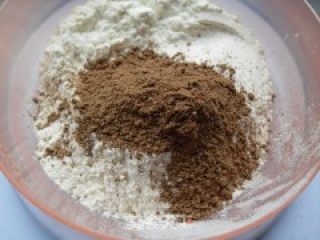 可可戚风的做法步骤：4
