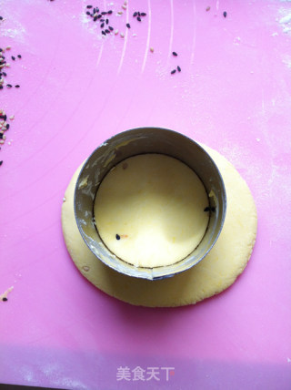 奶香芝麻南瓜饼的做法步骤：7