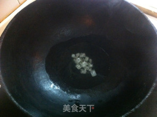 红烧鸡翅根的做法步骤：2