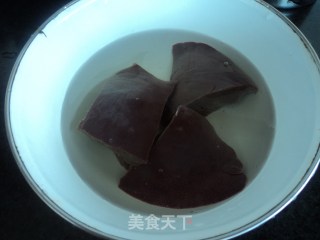 卤猪肝的做法步骤：2
