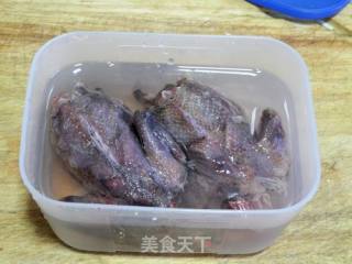 香烤斑鸠的做法步骤：1