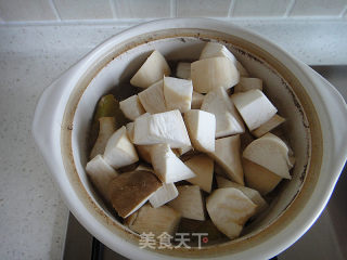 杏鲍菇排骨汤的做法步骤：6