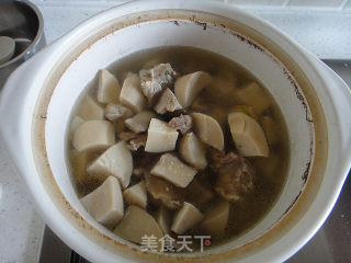 杏鲍菇排骨汤的做法步骤：7