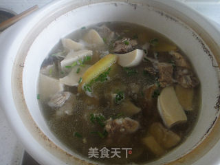 杏鲍菇排骨汤的做法步骤：8