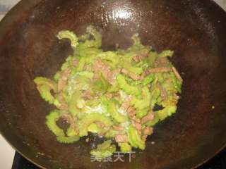 苦瓜炒肉丝的做法步骤：7
