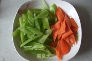 蛤蜊炒莴笋的做法步骤：2