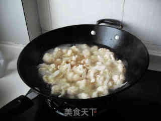 花菜回锅肉的做法步骤：1