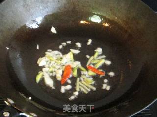 西兰花茶干炒腊肉的做法步骤：3