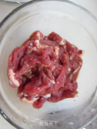 洋葱牛肉的做法步骤：1
