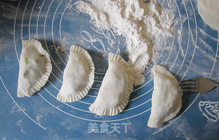 荠菜鸡蛋盒子的做法步骤：11