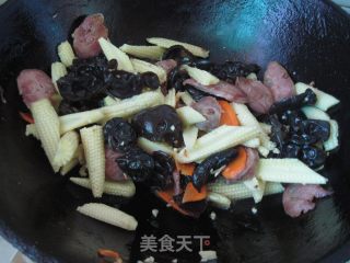 包米笋炒香肠的做法步骤：7