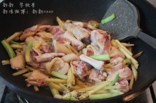 非常简单的炒姜肉的做法步骤：3