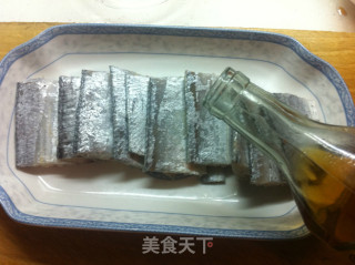 家常带鱼的做法步骤：1