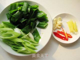 大葱爆炒猪肝的做法步骤：3