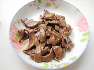 大葱爆炒猪肝的做法步骤：5