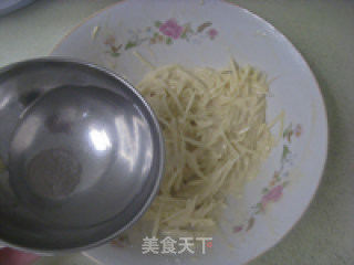 土豆丝饼的做法步骤：5