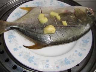 油沁鱼的做法步骤：3