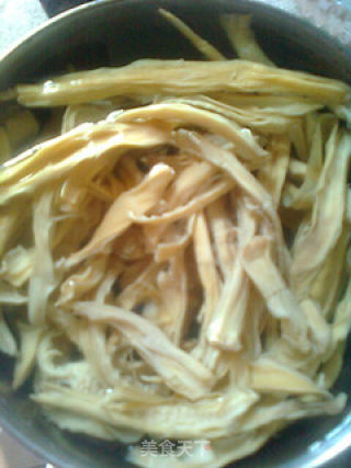 干笋烧肉的做法步骤：1