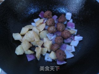 土豆烧肉丸的做法步骤：5