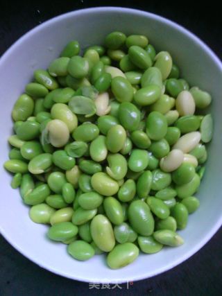家常小菜——毛豆米烧肉末的做法步骤：1