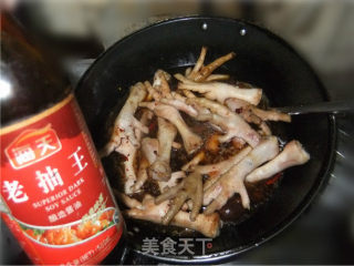 卤鸡脚的做法步骤：4
