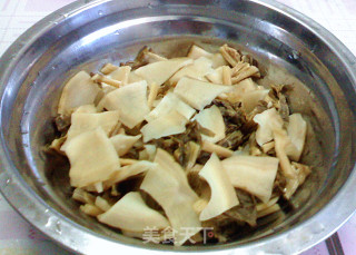 家常小菜—大豆头菜炆肉的做法步骤：3