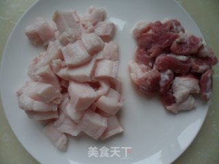 土豆木耳炒肉丝的做法步骤：1