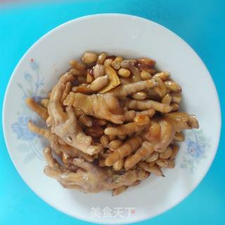 花生焖鸡脚—电饭煲版的做法步骤：5