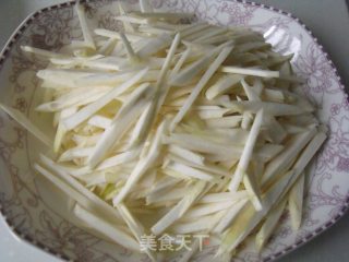 茭白炒肉丝的做法步骤：1