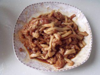 茭白炒肉丝的做法步骤：2