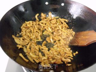 茭白炒肉丝的做法步骤：3