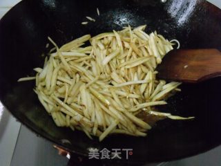 茭白炒肉丝的做法步骤：4