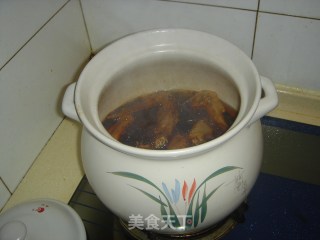 五香鸭翅的做法步骤：1