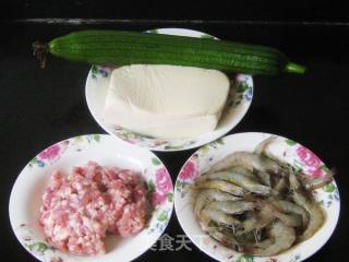 肉丸鲜虾炖豆腐的做法步骤：1