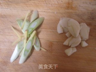 清炒豆苗的做法步骤：2
