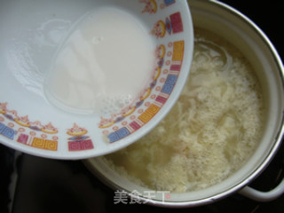 彩蔬鸡丝蛋花汤的做法步骤：7