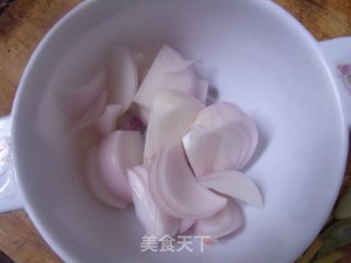 洋葱翅根的做法步骤：2