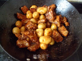小土豆烧排骨的做法步骤：11