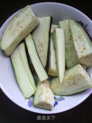 家常小菜——酱拌茄子的做法步骤：1