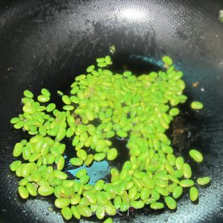 毛豆炒蛋-----家常简单营养美食的做法步骤：4